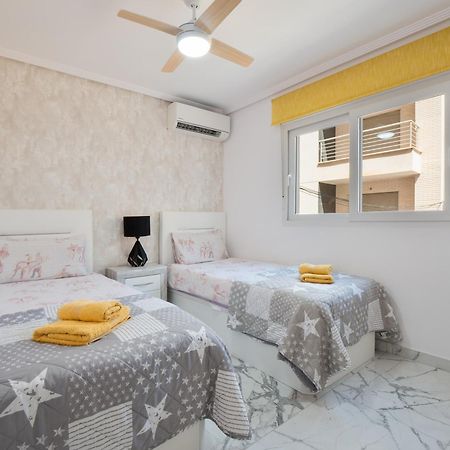 Apolo Beach Front - Sea View Luxury Apartment Torrevieja Kültér fotó