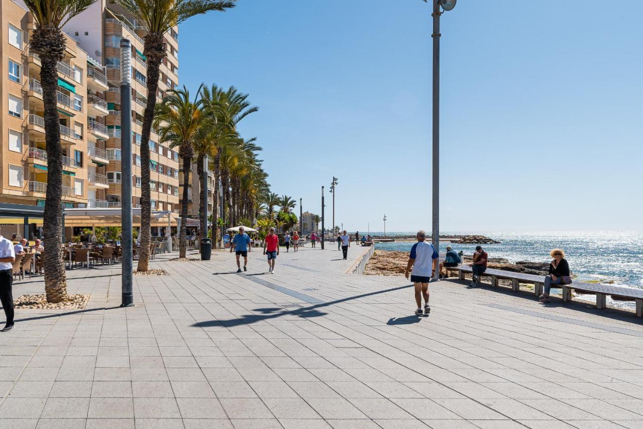 Apolo Beach Front - Sea View Luxury Apartment Torrevieja Kültér fotó