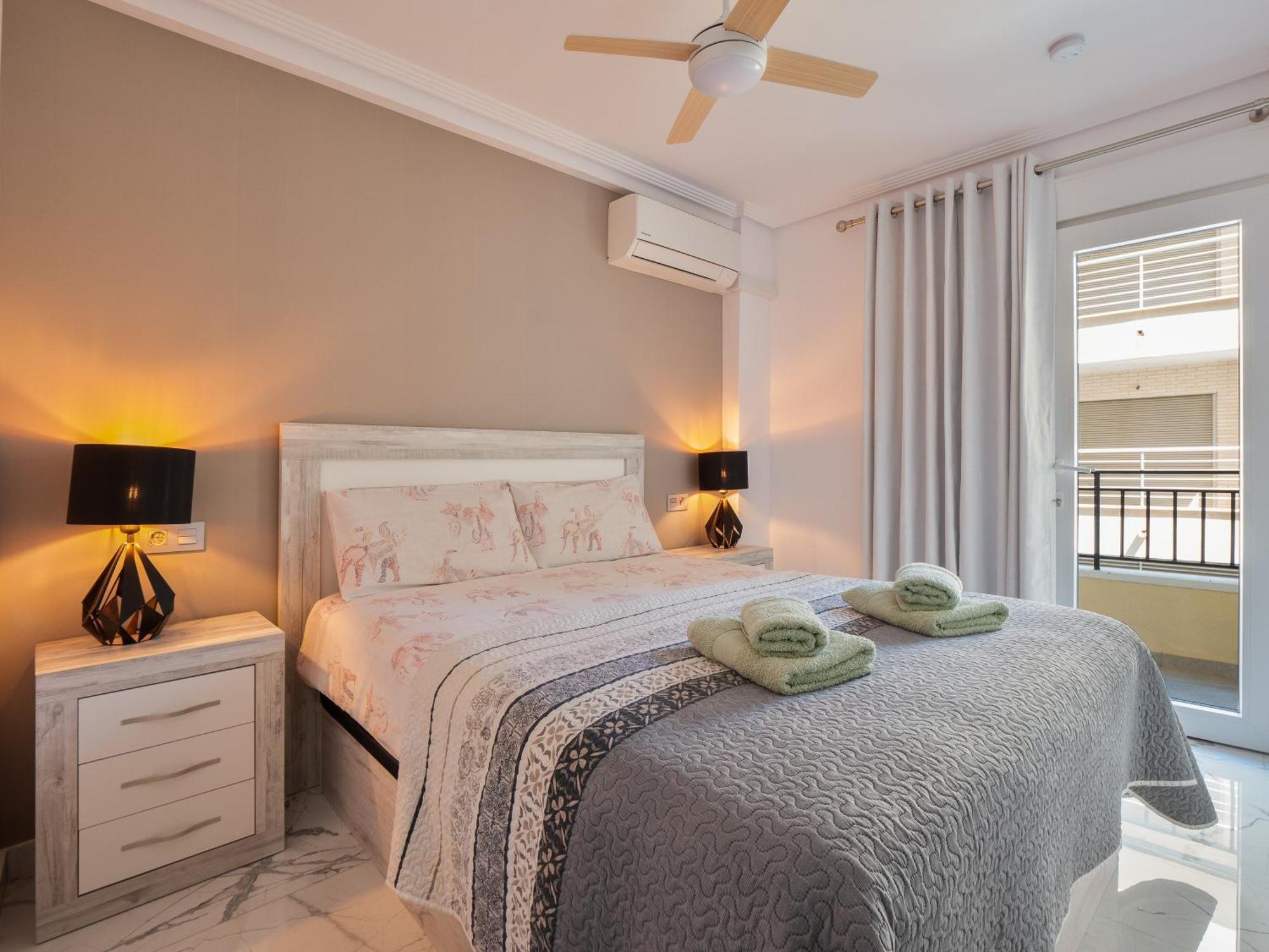 Apolo Beach Front - Sea View Luxury Apartment Torrevieja Kültér fotó